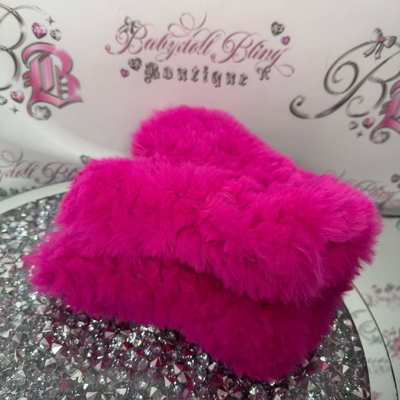 Tom & Eva Mittens gloves fur furry fuzzy bright pink with attachable tie string - Picture 4 of 11
